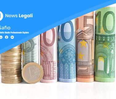 Banconote e monete euro rappresentano il contratto di mutuo e finanziamento secondo il TUB