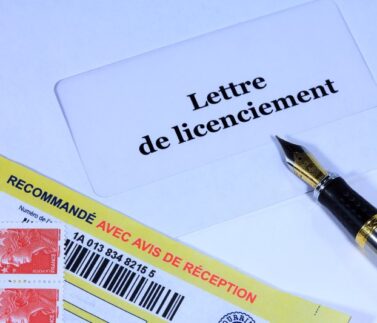 Lettera di licenziamento con raccomandata e ricevuta di ritorno per procedura disciplinare