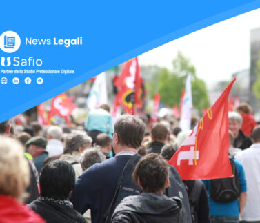 Manifestazione pubblica con bandiere rosse in ambito di diritto del lavoro pubblico e contratti collettivi